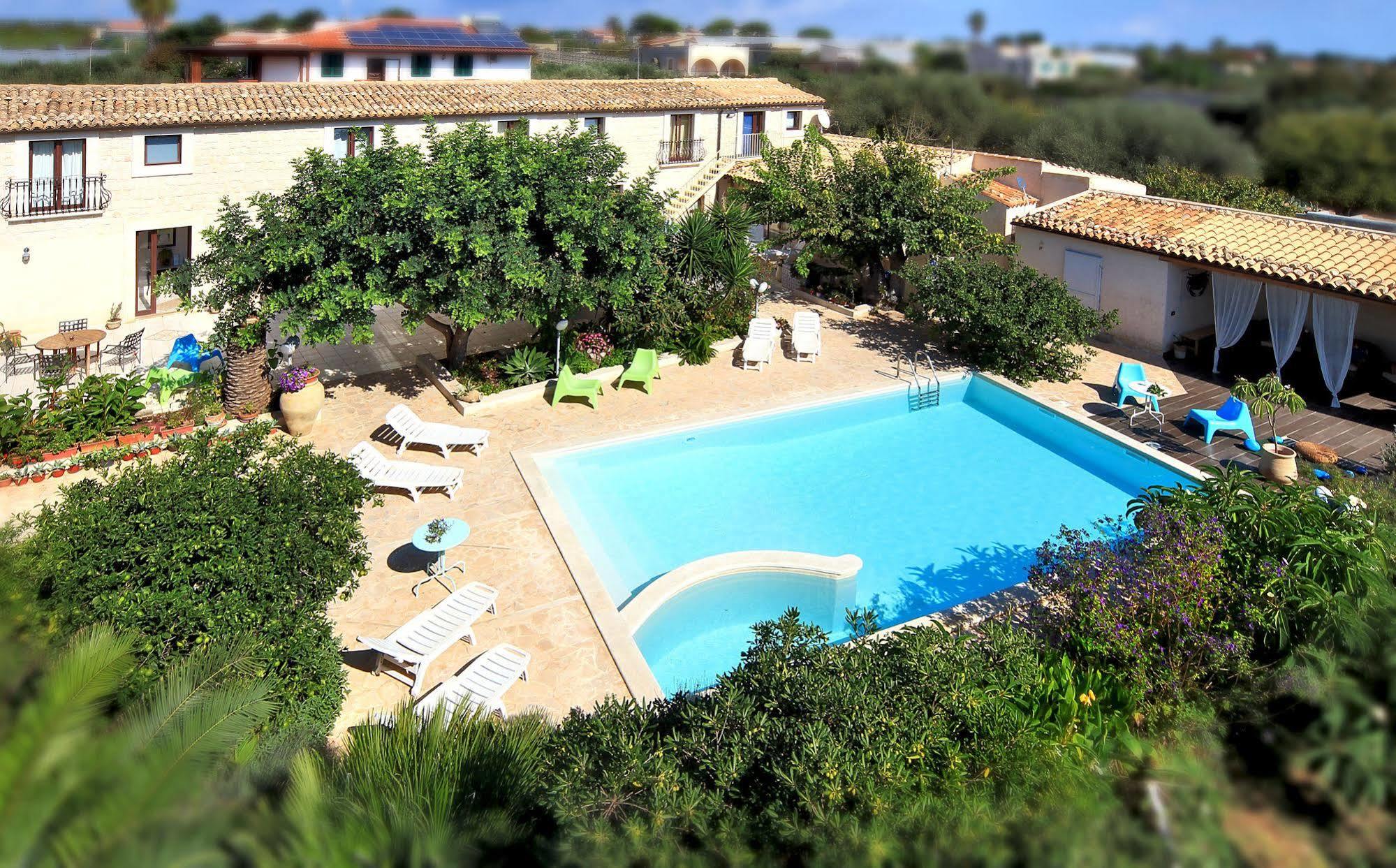 Villa U Marchisi B&B シクリ エクステリア 写真