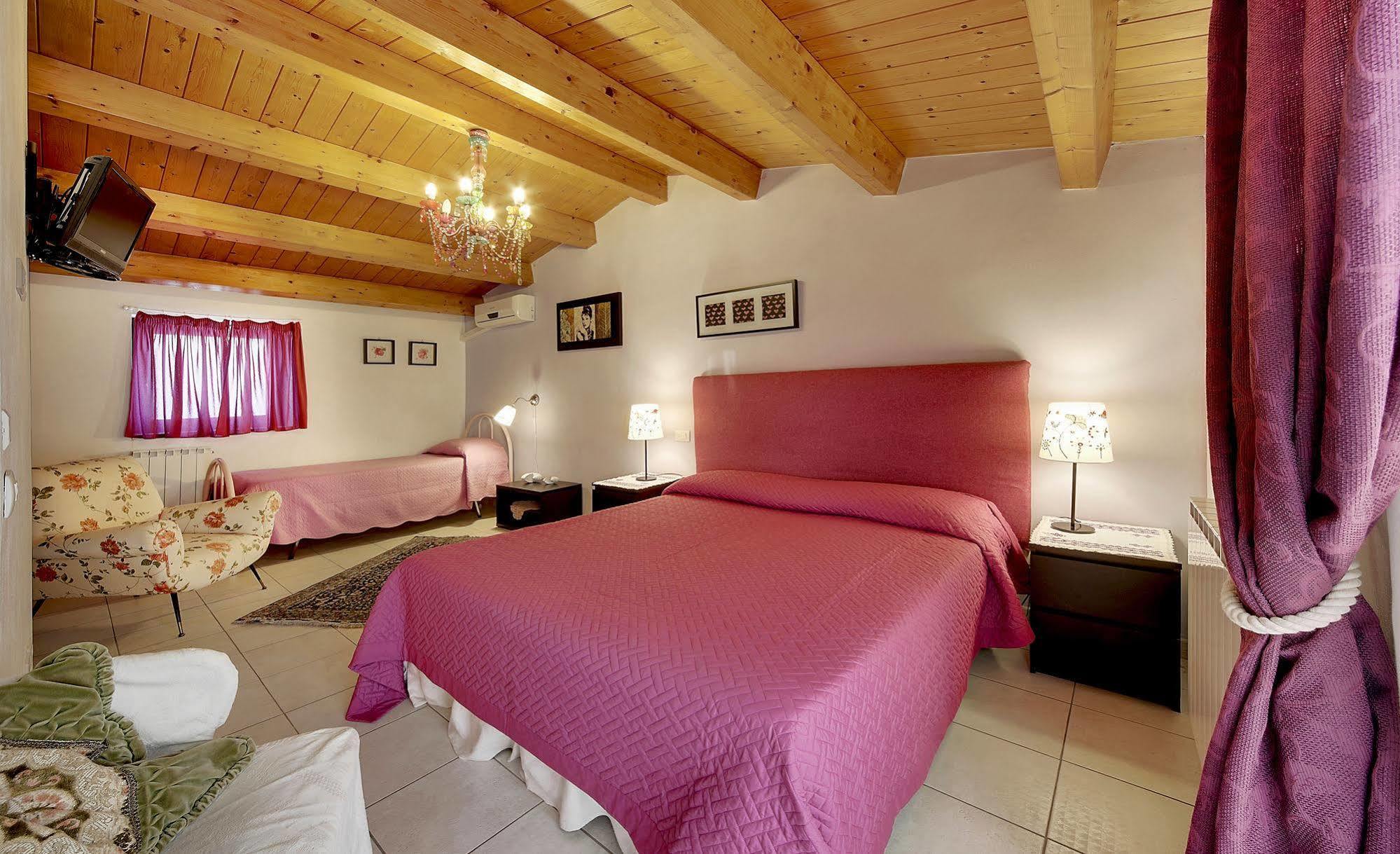 Villa U Marchisi B&B シクリ エクステリア 写真